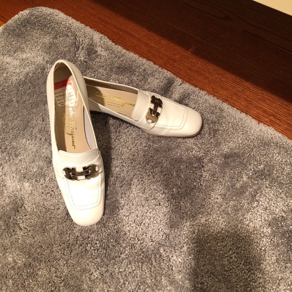 Salvatore Ferragamo White Flats, 7 1/2 AA, Gancini - Picture 2 of 8
